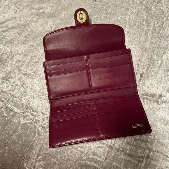 Coach Signature Wallet with Red Accents - Picture 6 of 9